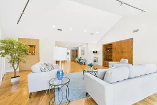 2432 Chimney Rock Rd, Houston, TX 77056 - Photo 16