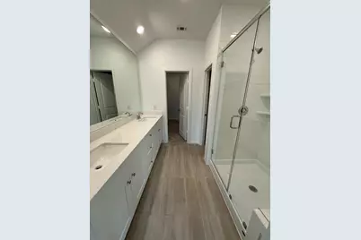 2812 Ravine Bluffs Court, League City, TX 77573 - Photo 4