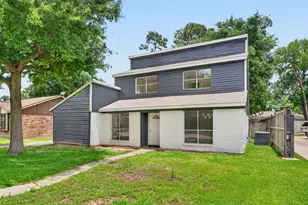 24106 Spring Mill Ln, Spring, TX 77373 - Photo 2