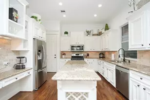 1330 W 25th St, Houston, TX 77008 - Photo 16