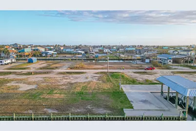 1109 Gator Point, Crystal Beach, TX 77650 - Photo 4