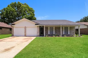 1611 Pecan Hollow St, Pearland, TX 77581 - Photo 1