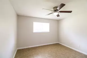 1611 Pecan Hollow St, Pearland, TX 77581 - Photo 12