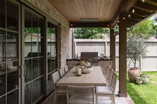 1126 E 7th 1/2 St, Houston, TX 77009 - Photo 8
