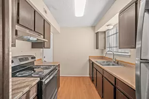 6701 Sands Point Dr, Houston, TX 77074 - Photo 8