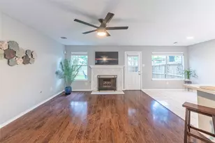 19 Timberstar St, The Woodlands, TX 77382 - Photo 4