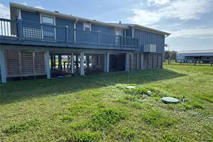 989 Alberdie Dr, Crystal Beach, TX 77650 - Photo 2