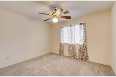 211 Squires Bend, Stafford, TX 77477 - Photo 20