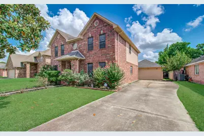 211 Squires Bend, Stafford, TX 77477 - Photo 2