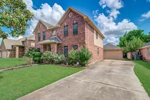 211 Squires Bend, Stafford, TX 77477 - Photo 2