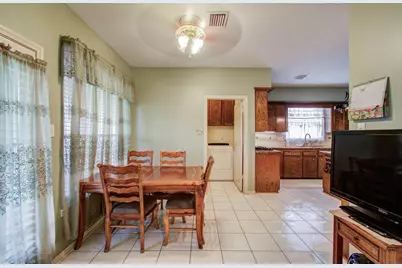 211 Squires Bend, Stafford, TX 77477 - Photo 10