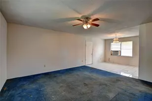 921 E 3rd St, Bellville, TX 77418 - Photo 10