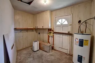 921 E 3rd St, Bellville, TX 77418 - Photo 18
