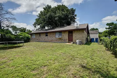 921 E 3rd Street, Bellville, TX 77418 - Photo 4