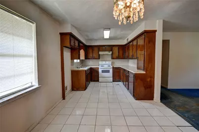 921 E 3rd Street, Bellville, TX 77418 - Photo 8