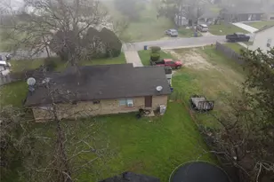 921 E 3rd St, Bellville, TX 77418 - Photo 1