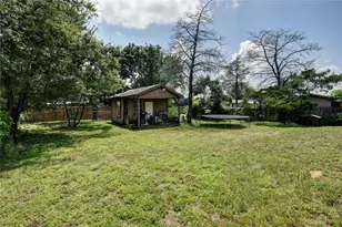 921 E 3rd St, Bellville, TX 77418 - Photo 6