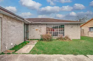 11927 Loveland Pass Dr, Houston, TX 77067 - Photo 2