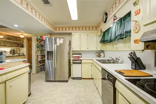 1414 W 9th St, Freeport, TX 77541 - Photo 18