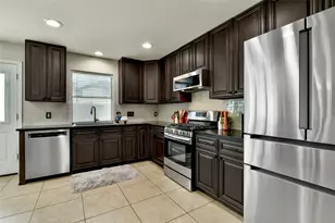 9310 Windy Spring Ln, Houston, TX 77089 - Photo 10