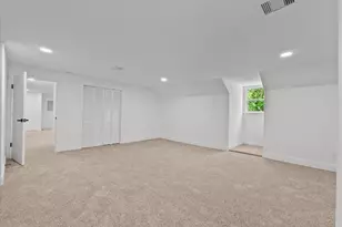 8011 Richmond Ave, Houston, TX 77063 - Photo 26