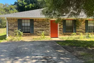 3005 Manor Ln, Huntsville, TX 77340 - Photo 2