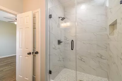 3701 Chanterway St, Bacliff, TX 77518 - Photo 18