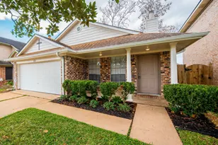 121 Coffee Ln, Lake Jackson, TX 77566 - Photo 2