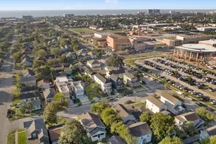 1115 32nd St, Galveston, TX 77550 - Photo 14