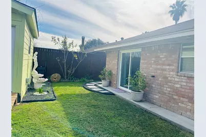 10518 Pleasanton Drive, Houston, TX 77038 - Photo 36