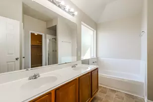 17806 Oakland Mills Dr, Richmond, TX 77407 - Photo 12