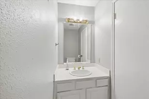 30 Lakewood Ln, Seabrook, TX 77586 - Photo 8