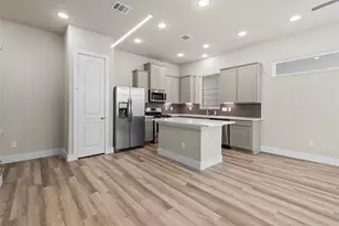 9012 Lonestar Creekbend Ln, Houston, TX 77080 - Photo 8