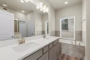 9012 Lonestar Creekbend Ln, Houston, TX 77080 - Photo 16