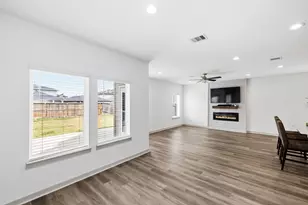 2823 Chase Cross Ln, Houston, TX 77047 - Photo 10