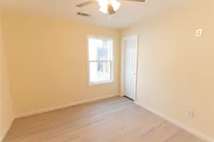 4425 7th St, Bacliff, TX 77518 - Photo 12