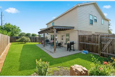 9426 Coatsworth Dr, Sugar Land, TX 77498 - Photo 10