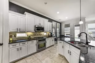 295 Clearwood Dr, League City, TX 77573 - Photo 8