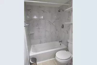 1016 E Tri Oaks Ln Lane #86, Houston, TX 77043 - Photo 10