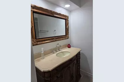 1016 E Tri Oaks Ln Lane #86, Houston, TX 77043 - Photo 8