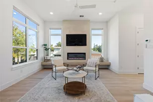 1423 E 36th St, Houston, TX 77022 - Photo 8