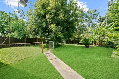 6617 S Lincoln Drive, Hitchcock, TX 77563 - Photo 10