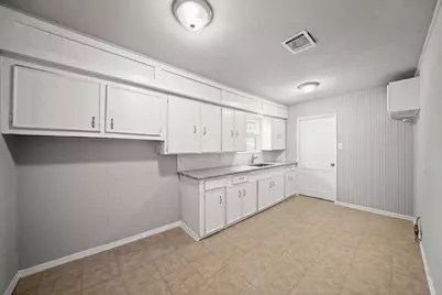 6617 S Lincoln Drive, Hitchcock, TX 77563 - Photo 2