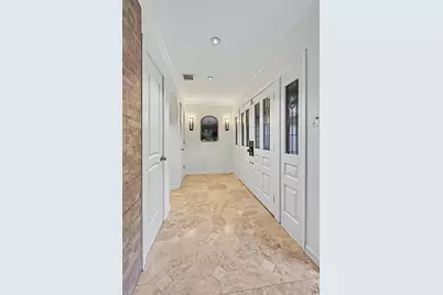 10034 Meadow Lake Lane, Houston, TX 77042 - Photo 6
