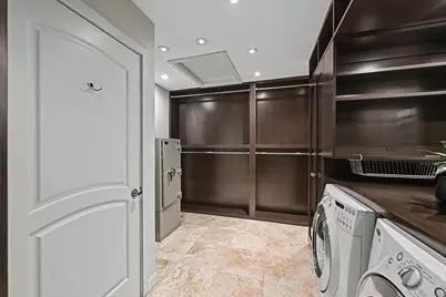 10034 Meadow Lake Lane, Houston, TX 77042 - Photo 26