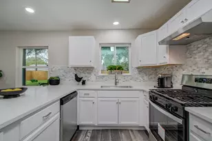 9406 Autauga St, Houston, TX 77080 - Photo 14