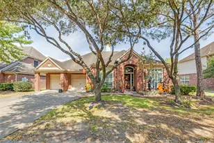 2913 Autumn Creek Dr, Friendswood, TX 77546 - Photo 2