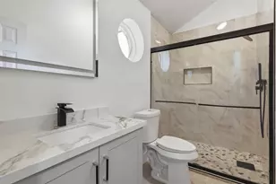 6327 Southwood Ct N, Houston, TX 77035 - Photo 8