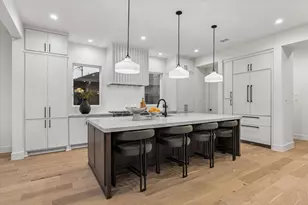107 E 24th St, Houston, TX 77008 - Photo 2