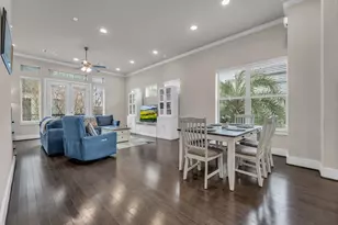 5849 E Post Oak Ln, Houston, TX 77055 - Photo 12